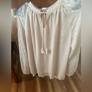 Long sleeve cream top